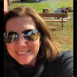 Meet your Posher, Leigh ann